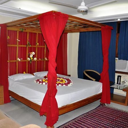 Hotel Aashish Jaipur Bagian luar foto