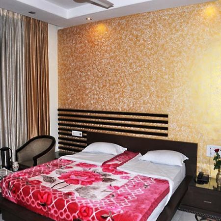 Hotel Aashish Jaipur Bagian luar foto