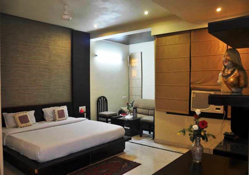 Hotel Aashish Jaipur Bagian luar foto