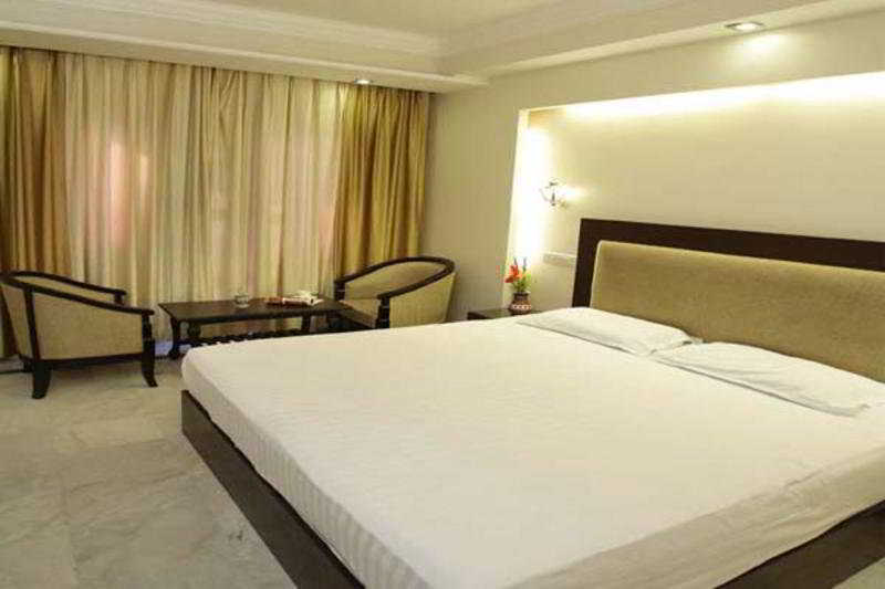 Hotel Aashish Jaipur Bagian luar foto